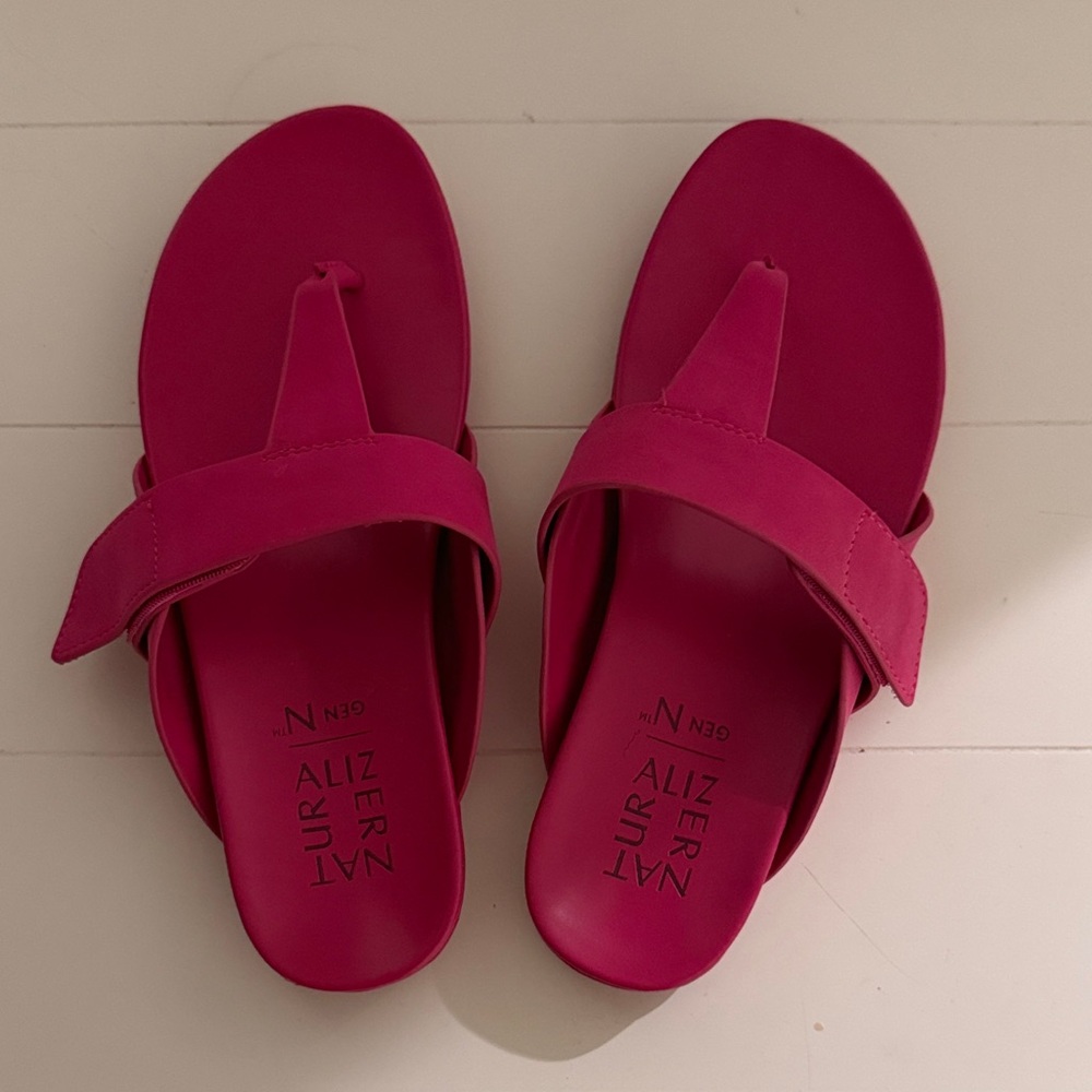 Naturalizer Women's Vibrant Pink Sandals